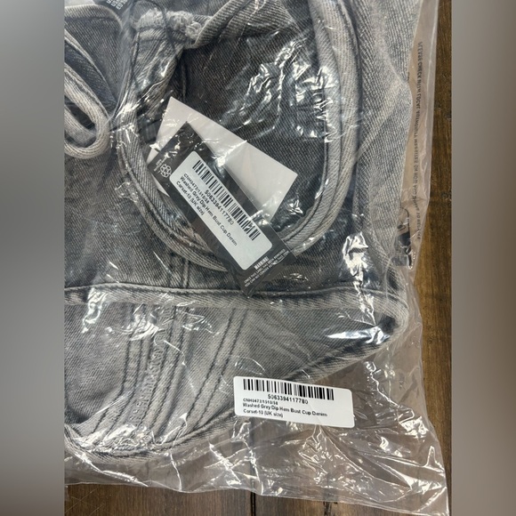 NWT PLT Washed Grey Dip Hem Bust Cup Denim Corset Top size US6 Grunge V Neck Low - Picture 7 of 8